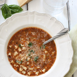 Pasta Fagioli (Pasta and Beans) usually pronounced pasta fazool, is a great tasting, hearty, vegetarian Italian pasta and bean soup, perfect for the cold, super quick and freezer friendly.