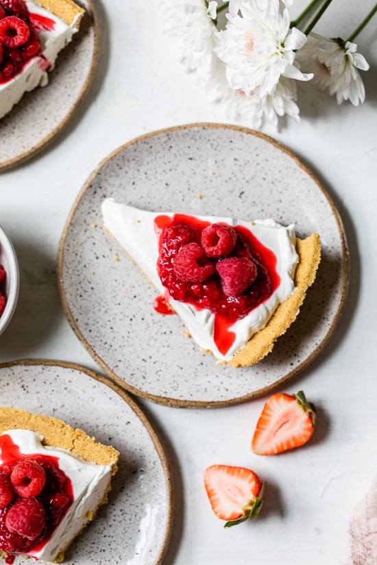 No Bake Cheesecake with berries