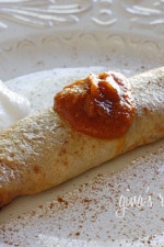 The taste of pumpkin pie for breakfast without the guilt? Every bite of these low fat crepes seasoned with cinnamon and pumpkin spice, topped with pumpkin butter will fill your palate with the taste of Autumn. 