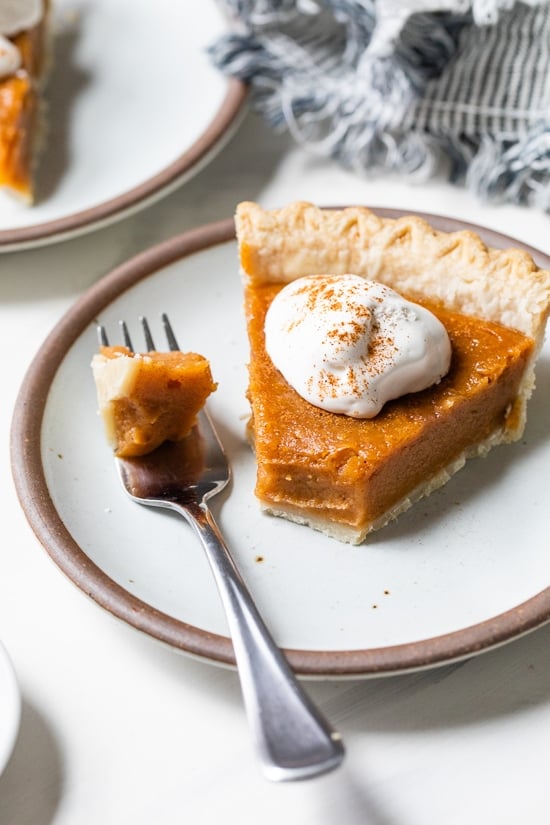 A healthy and delicious version of the classic sweet potato pie – a perfect, easy sweet potato dessert recipe for Thanksgiving!