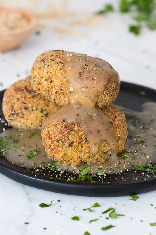 Not sure what to do with all your leftover turkey? Baked turkey croquettes are a perfect way to use your leftover turkey and mashed potatoes!