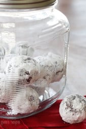 These No-Bake FudgyeSnow Balls are made with no oil or butter, and no baking required!
