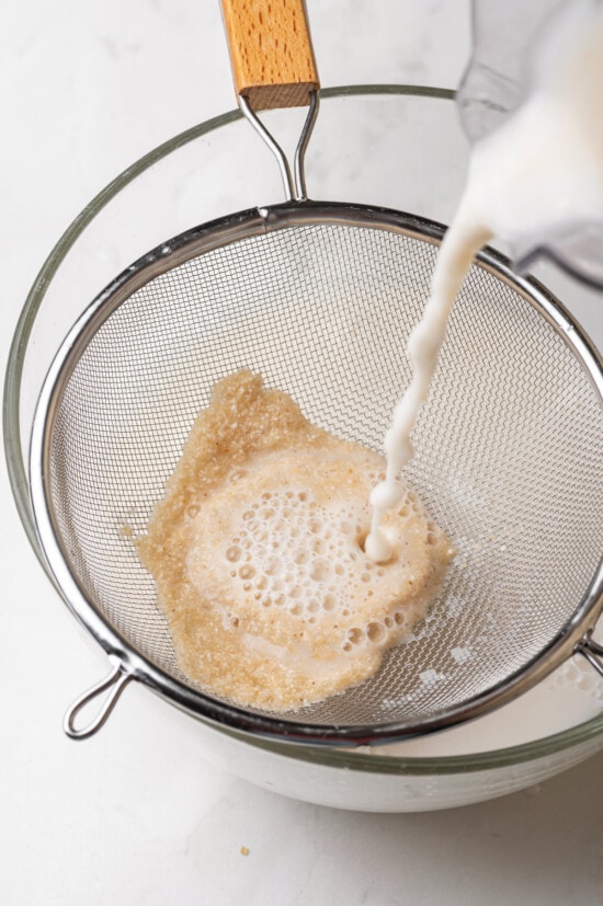 Blended rice going through a strainer