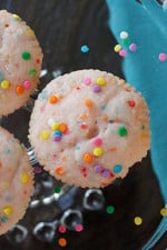 Sweet and tart pink lemonade cupcakes – these cupcakes just scream summer!