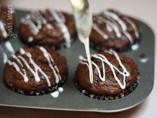 Any chocolate lovers out there? These double chocolate muffins made with bananas, chocolate chips and cocoa powder are moist and choco-licious! If you like the thought of eating chocolate for breakfast, then this is for you!