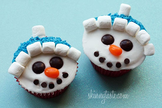 Vanilla Snowman Cupcakes with Vanilla Icing Image