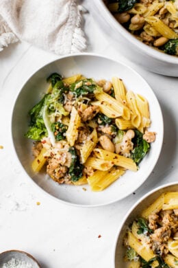 Pasta with Italian Chicken Sausage, Escarole and Beans is ridiculously good made with lots of garlic, lean Italian chicken sausage, and white cannellini beans.