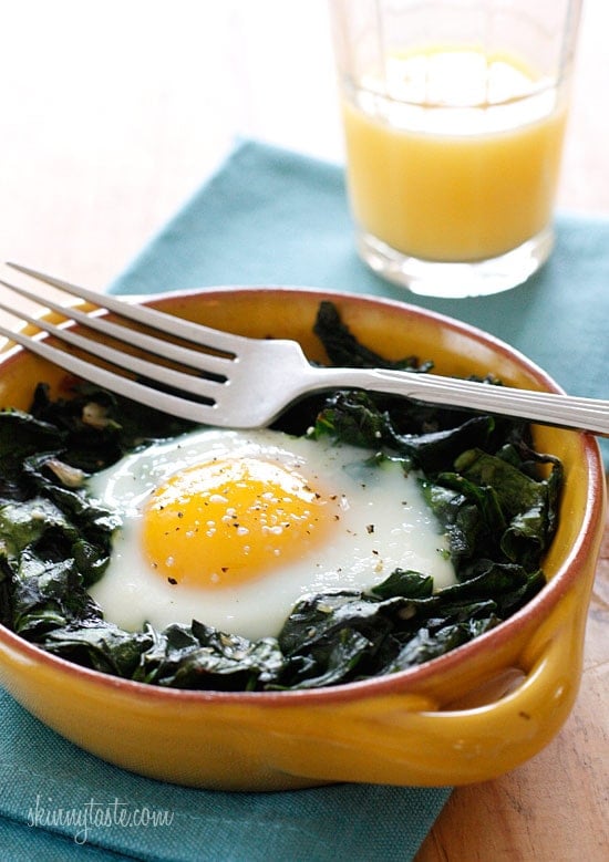 Perfect cool Spring morning to turn my oven on for this simple baked eggs breakfast with wilted baby spinach. High in vitamin A, C, Folate, Manganese and Potassium.