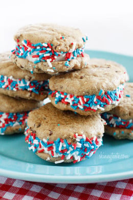 Skinny chocolate chip cookies made with absolutely no butter or oil sandwiched together with fat-free frozen yogurt and colored sprinkles. If this doesn't say summer, I don't know what does!