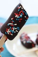 Healthy Frozen Banana Popsicles are such a fun summer treat for the kids and grown-ups too!