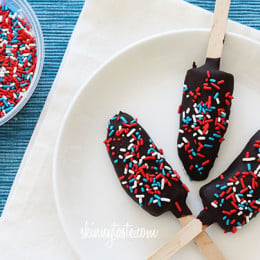 Frozen Banana Popsicles are such a fun summer treat for the kids and grown-ups too!