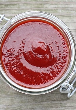 Mm mm, nothing is better than homemade ketchup; making your own ketchup is so EASY to make at home and making it yourself allows you to control what goes in it.