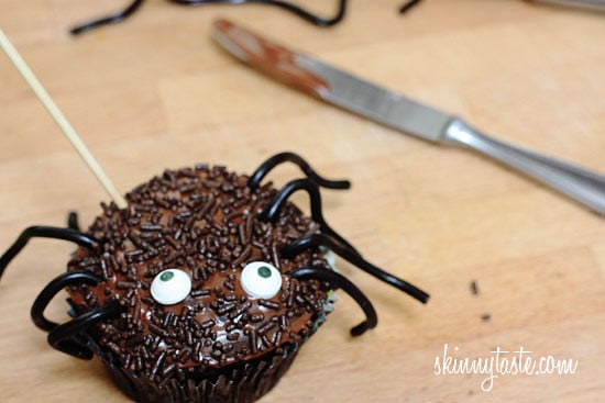 These Spooky Spider Halloween Cupcakes are healthy and lighter on the waistline, and are sure to be all the fright at your next Halloween party.