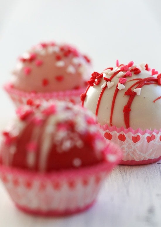 Happy Valentine's Day! My daughter is having a Valentine's Day party in school today, so I just wanted to share these cake pops adapted from my skinny cake pop recipe I did a few months back to bring to her class.