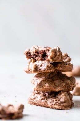 Light, airy and chewy with chocolate chips in every bite – made with egg whites, sugar and chocolate, these gluten free meringues just melt in your mouth.