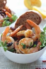 Sauteed shrimp with garlic, dried chilies and lemon juice – it's spicy, garlicky, acidic and sooooo good! You can serve this as an appetizer or for dinner