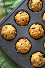 These whole wheat Irish soda bread muffins are delicious, the perfect start a lazy cold March Sunday morning. Speckled with raisins, they are sweet and perfect enjoyed with a hot cup of tea.