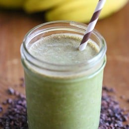 This protein-packed Superfood PB Banana and Cacao Green Smoothie is packed with loads of nutrients and vitamins like antioxidants, fiber and magnesium.