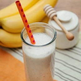 This simple Banana Date Smoothie is made with a combo of banana, dates, yogurt, honey, ice, and cinnamon, makes a refreshing and tasty concoction.