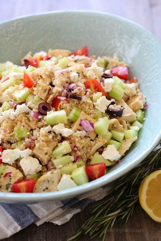 Chicken and quinoa salad made with cucumbers, feta, tomatoes and olives is perfect for summer!