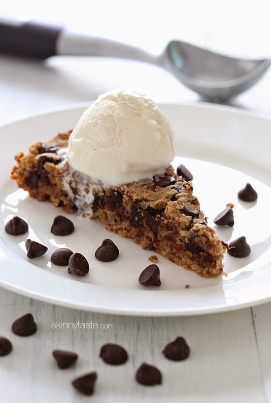 This deep dish chocolate chip cookie pie is secretly good for you, but don't tell anyone! You won't believe it's made with beans, dates and oats! And because it's made with such wholesome ingredients, it's very filling.