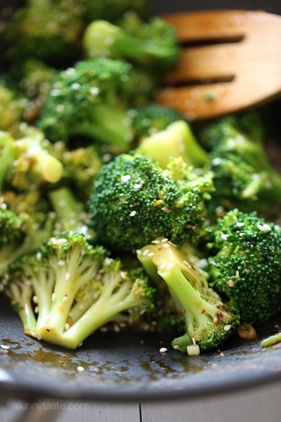 Sesame Orange Broccoli – an easy side dish recipe, perfect with fish, chicken or steak!