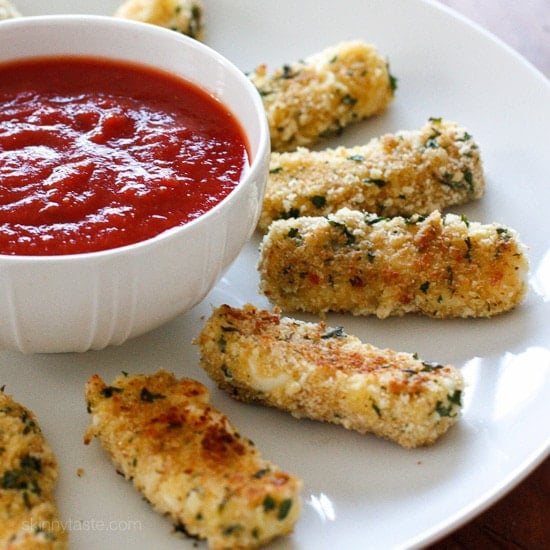 Skinny Baked Mozzarella Sticks – Made lighter with part-skim mozzarella then coated with crispy seasoned breadcrumbs and baked (not fried!) until hot and golden. Weight Watchers Smart Points: 3 Calories: 87