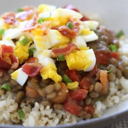 For busy families looking for delicious, healthy meals that will keep everyone’s stomachs full and happy, lentils and rice with eggs and bacon are economic, easy to prepare and make enough for plenty of leftovers!