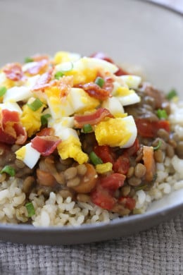 For busy families looking for delicious, healthy meals that will keep everyone’s stomachs full and happy, lentils and rice with eggs and bacon are economic, easy to prepare and make enough for plenty of leftovers!
