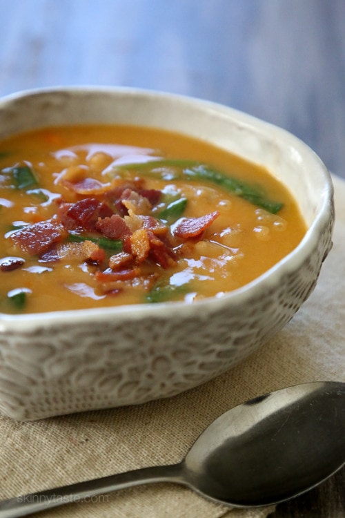 Suppe mit weißen Bohnen, Speck und Spinat (Schnellkochtopf, Slow Cooker ...