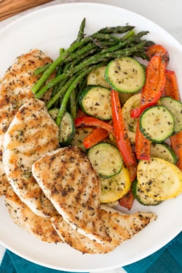 This Garlic and Herb Grilled Chicken and Veggie recipe checks off all the boxes – quick, easy, delicious and low-carb!