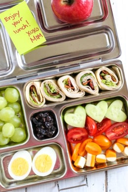Your kids will love these Turkey Club Roll Ups packed in their bento style lunchbox!