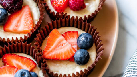 Cheesecake Cupcakes with berries