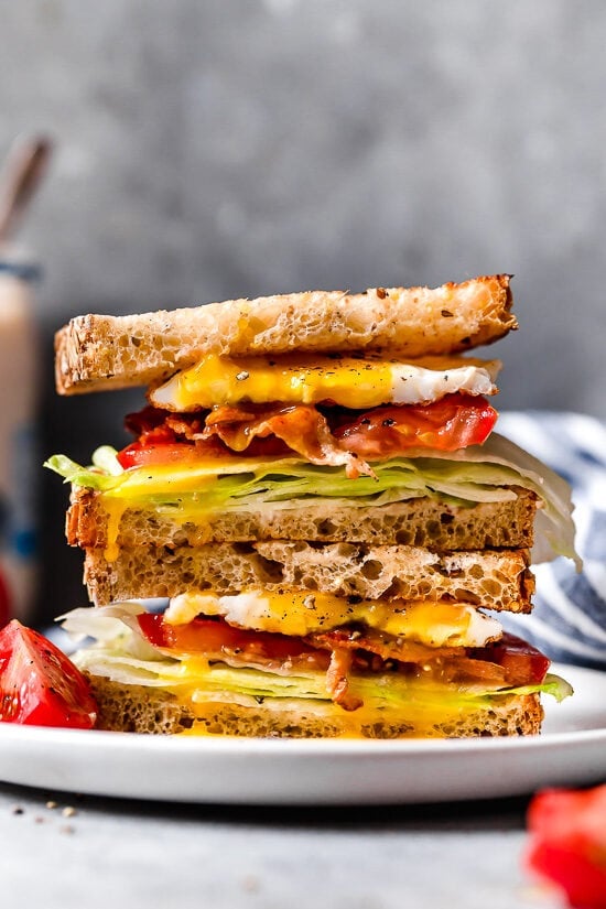 Add a fried egg or hard boiled egg to a cl،ic BLT sandwich and you have the perfect breakfast sandwich (or have it for lunch).