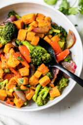 This nourishing Warm Curry Roasted Vegetable Salad with Honey Curry Dressing is a delicious vegetarian, gluten- and dairy-free dinner or make-ahead lunch.