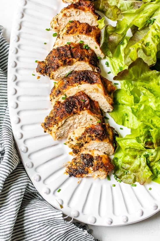 sliced chicken with lettuce