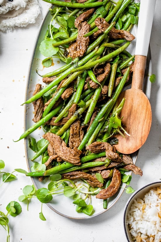 Fry beef and green beans