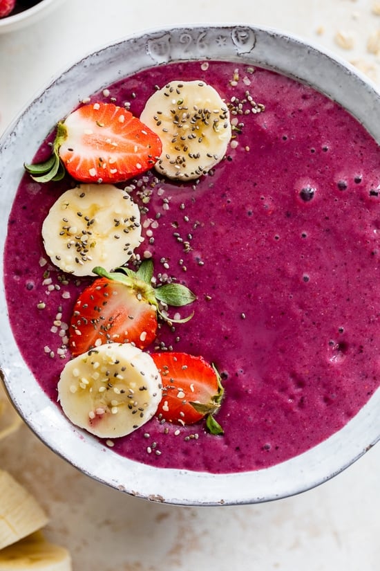 Juice bowl with berries and bananas