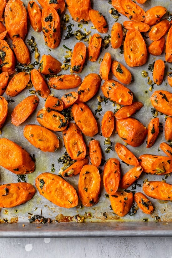 sheet pan roasted carrots