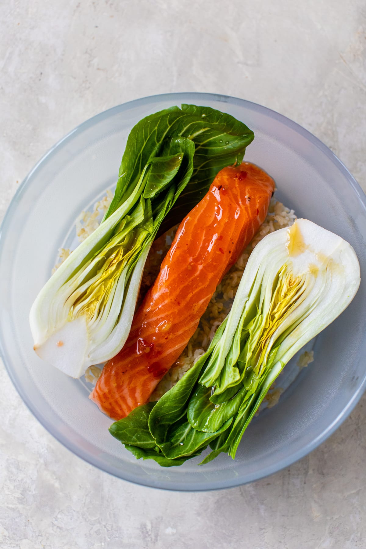 How to heat salmon in the microwave