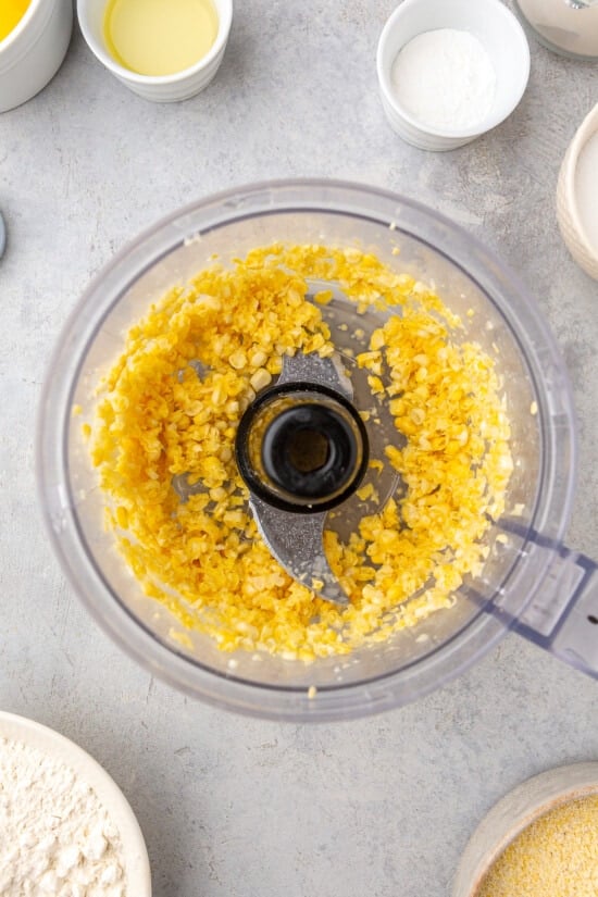 maïs dans un robot culinaire